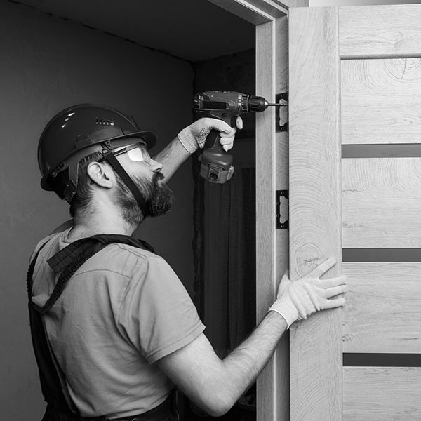 Comment reparer une serrure de porte en bois